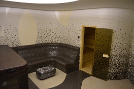 Rekreačná chata na Martinských holiach – interiér – wellness, vstup do sauny